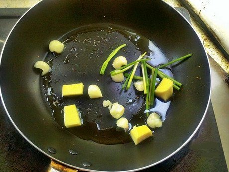 蒸虾的调料的做法图解-自制家常清蒸虾的蘸料的方法讲解2