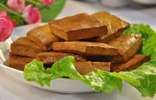 一块豆干的热量是多少？详解豆干的热量（100克）