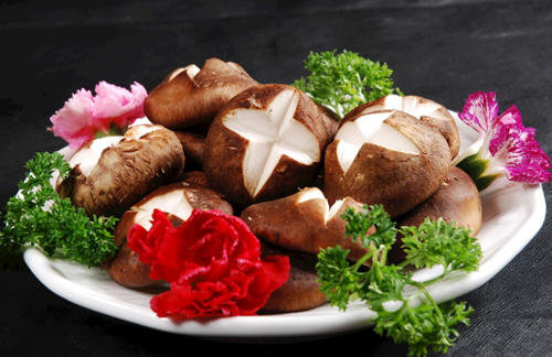 香菇吃了会回奶吗？哺乳期吃香菇会回奶吗？1