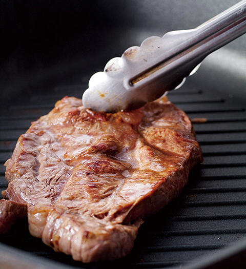 技巧：平底锅煎牛排零失败的私房方法6