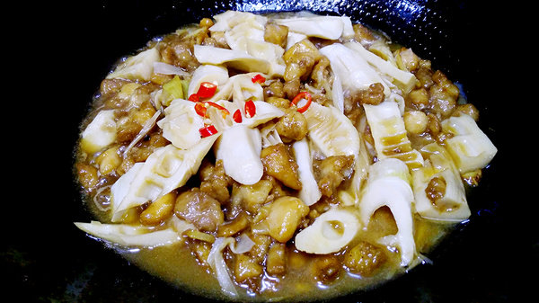 竹笋烧鸡腿肉11