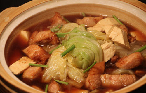 讲解炖猪肉放什么容易炖烂？炖猪肉更容易炖烂的方法和技巧1