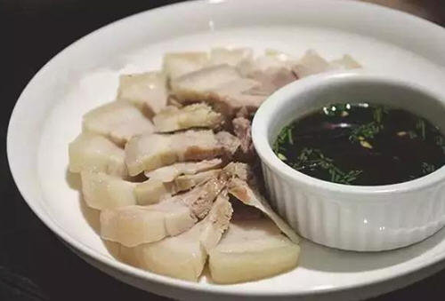 讲解炖猪肉放什么容易炖烂？炖猪肉更容易炖烂的方法和技巧3