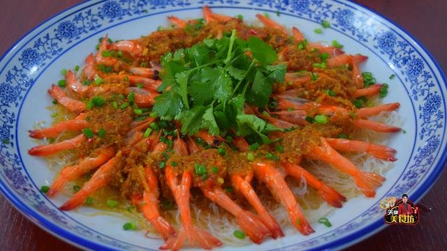  明虾别只会白灼了，教你新吃法【蒜蓉粉丝蒸大虾】，不水煮不油炸，鲜香美味超好吃！6