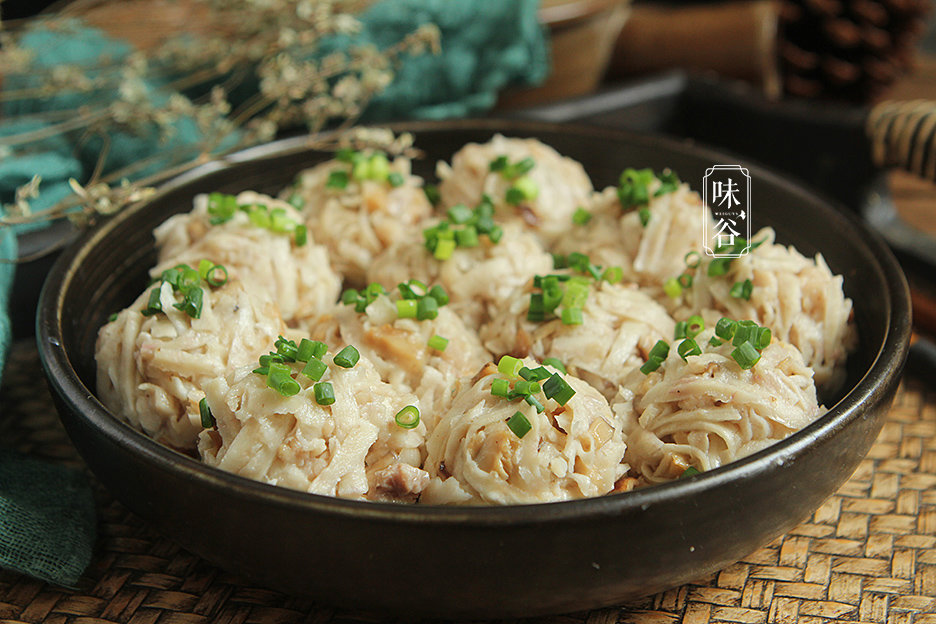 除夕将至，这样做芋头绵香软糯，一上桌就光盘，团团圆圆寓意好 2
