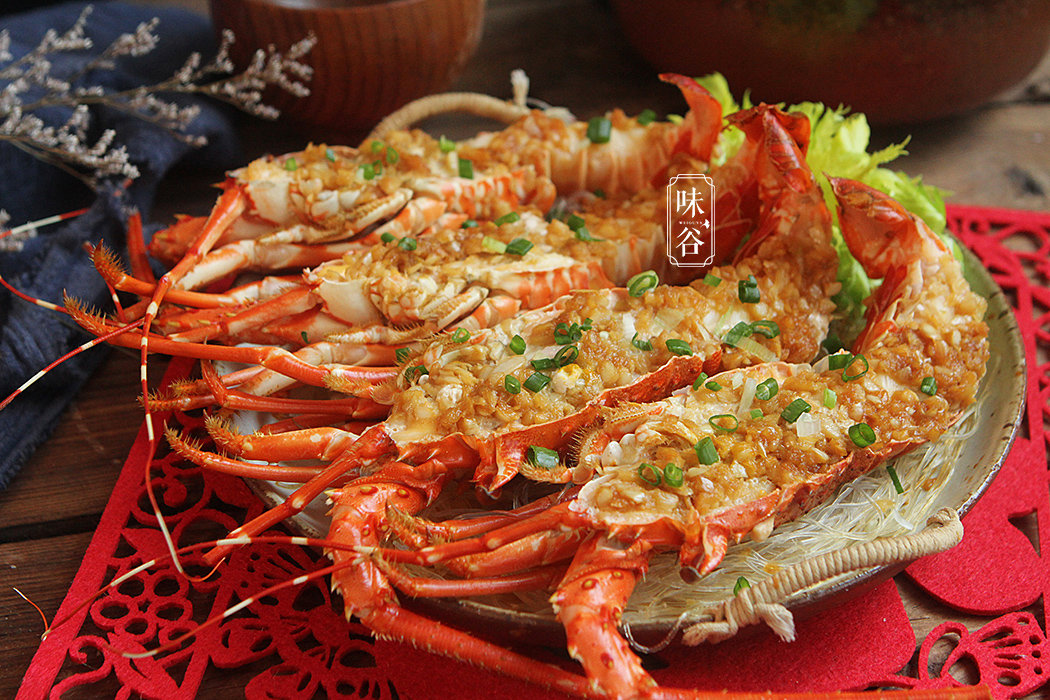 春节家宴，美味又有颜值，我家最贵的一道宴客菜【蒜蓉龙虾蒸粉丝】12