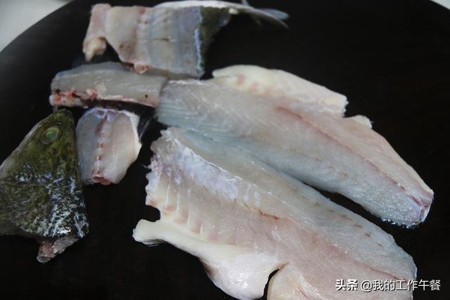 春节油腻吃多，换个【口味鱼片】滑嫩无腥味，酸菜爽口又下饭 3