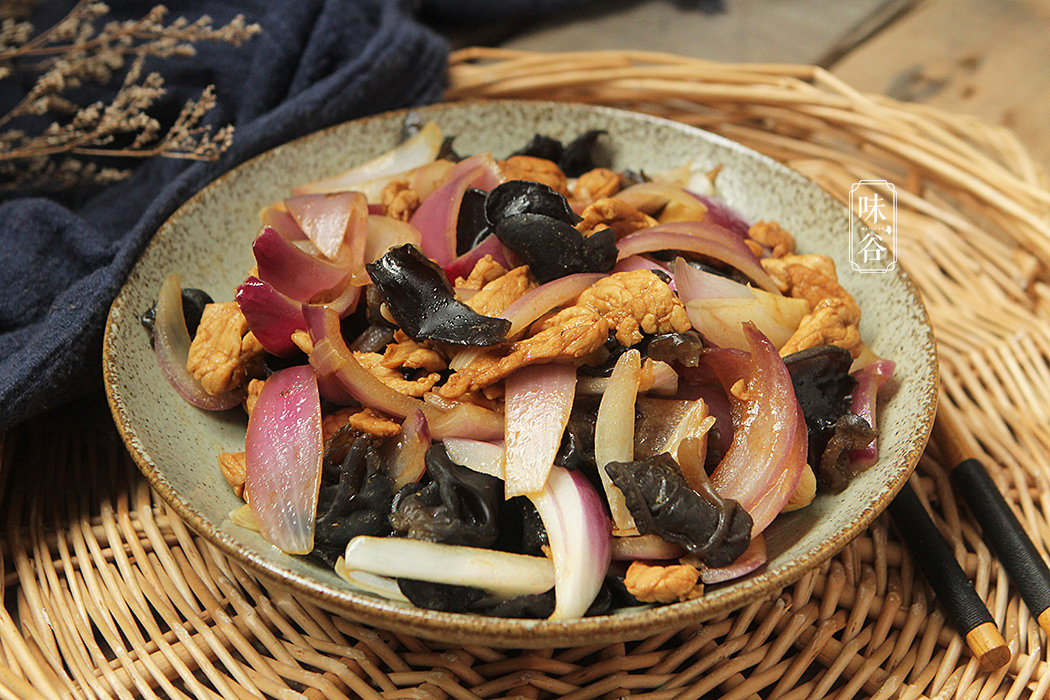 木耳和它天生一对，隔三差五吃一次，给身体杀杀菌，病毒躲着走 1