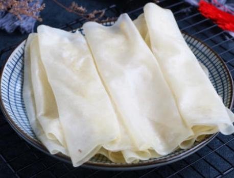 立春，宅在家吃春饼，独家秘方1次做30张，卷肉卷菜吃得香 6