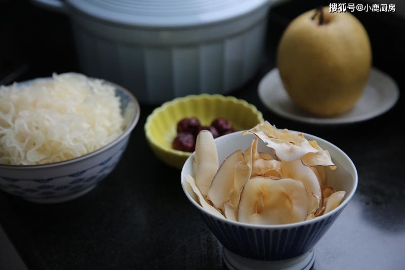 非常时期别一咳嗽就慌神，多用它给家人煲点汤，润肺又润燥 3