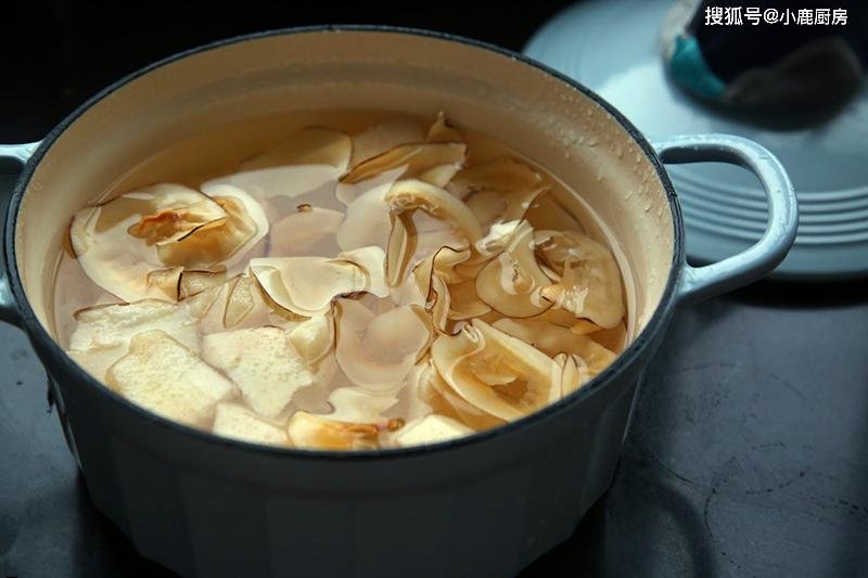 非常时期别一咳嗽就慌神，多用它给家人煲点汤，润肺又润燥 4