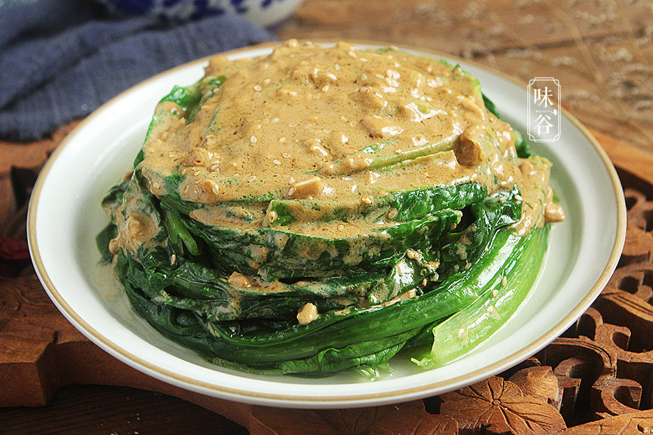 解决失眠，推荐这菜，夜里睡更香，一觉到天亮 ！2