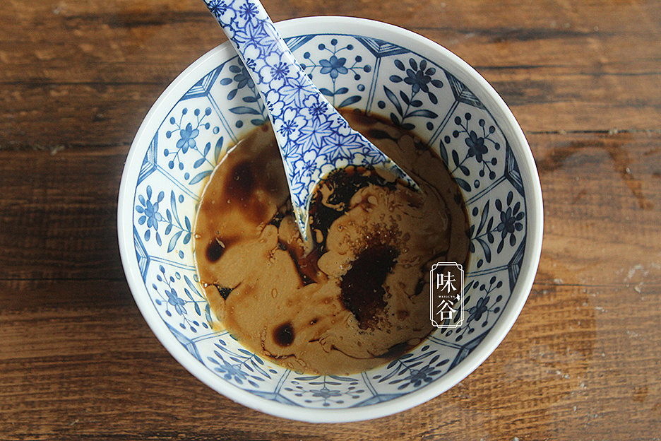 解决失眠，推荐这菜，夜里睡更香，一觉到天亮 ！5