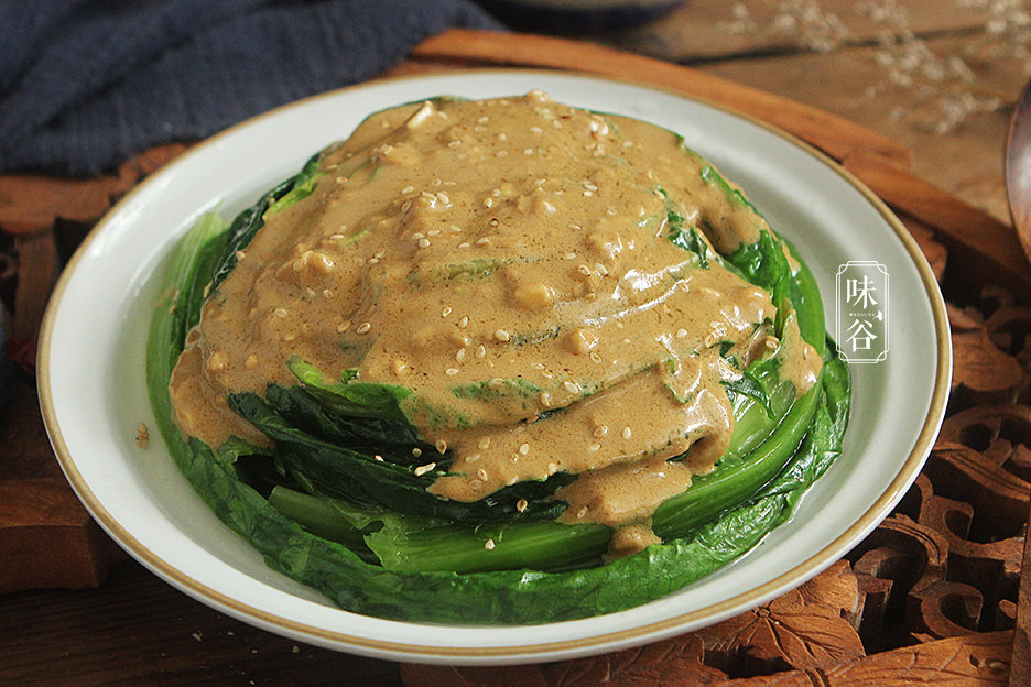 解决失眠，推荐这菜，夜里睡更香，一觉到天亮 ！8