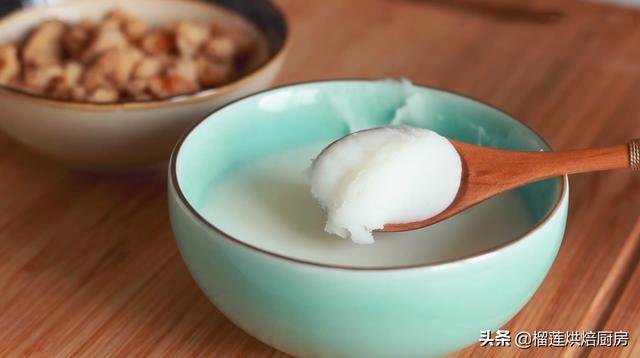 练制好的猪油，可以做芋见桂花糕，中式宫廷桃酥，芝麻烧饼，荷花酥等2