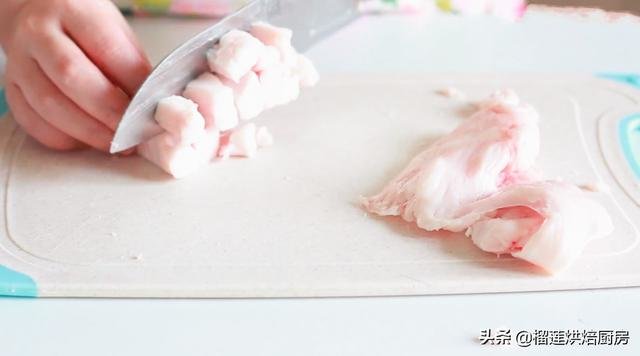 练制好的猪油，可以做芋见桂花糕，中式宫廷桃酥，芝麻烧饼，荷花酥等8