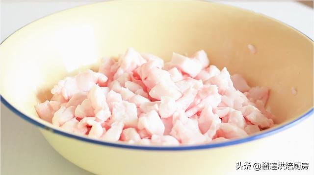 练制好的猪油，可以做芋见桂花糕，中式宫廷桃酥，芝麻烧饼，荷花酥等9