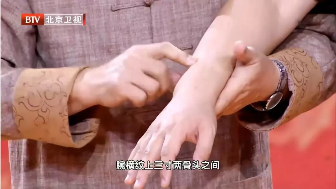 经常肚子胀，老便秘，当心是【水太少】引发脾虚！5