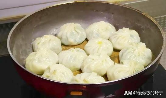 正宗的水煎包-怎么做水煎包又软又脆1