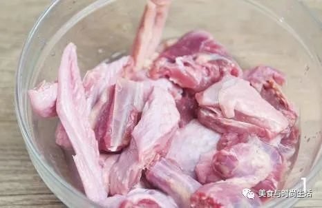 春天湿气重，隔三差五喝一次【酸萝卜老鸭汤】，清热祛湿，开胃健脾 2