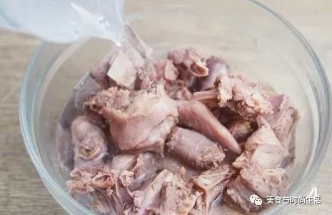 春天湿气重，隔三差五喝一次【酸萝卜老鸭汤】，清热祛湿，开胃健脾 5