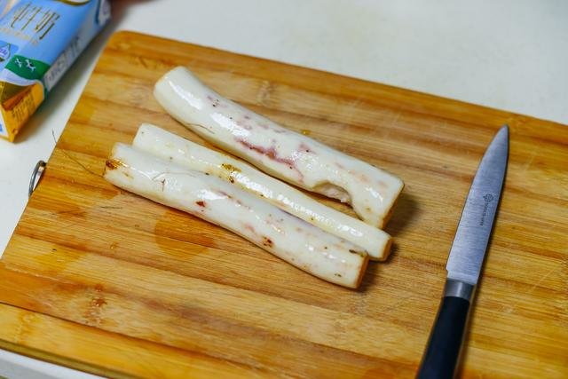 三根山药1个苹果1碗糯米粉，这样做成【山药苹果饼】，小朋友都爱哦！3