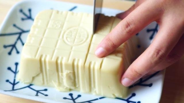 豆腐的经典吃法【酱汁葱烧豆腐】，香气袭人外酥里嫩2