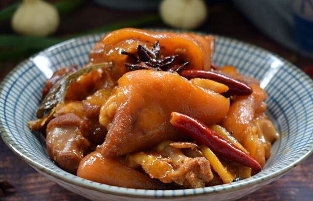 一个根本不够吃，太诱人的【红烧猪蹄】！2