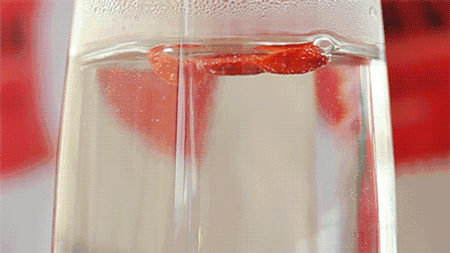 越喝越年轻，枸杞的绝配不是菊花而是它！补血安神、养肝明目！ 2