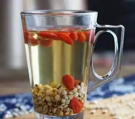 越喝越年轻，枸杞的绝配不是菊花而是它！补血安神、养肝明目！ 4