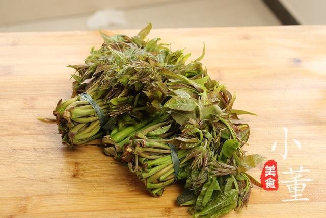 炒香椿时，到底要不要焯水？1