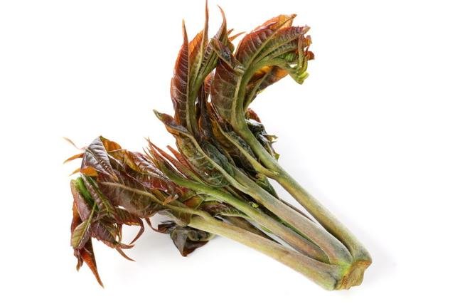 炒香椿时，到底要不要焯水？5