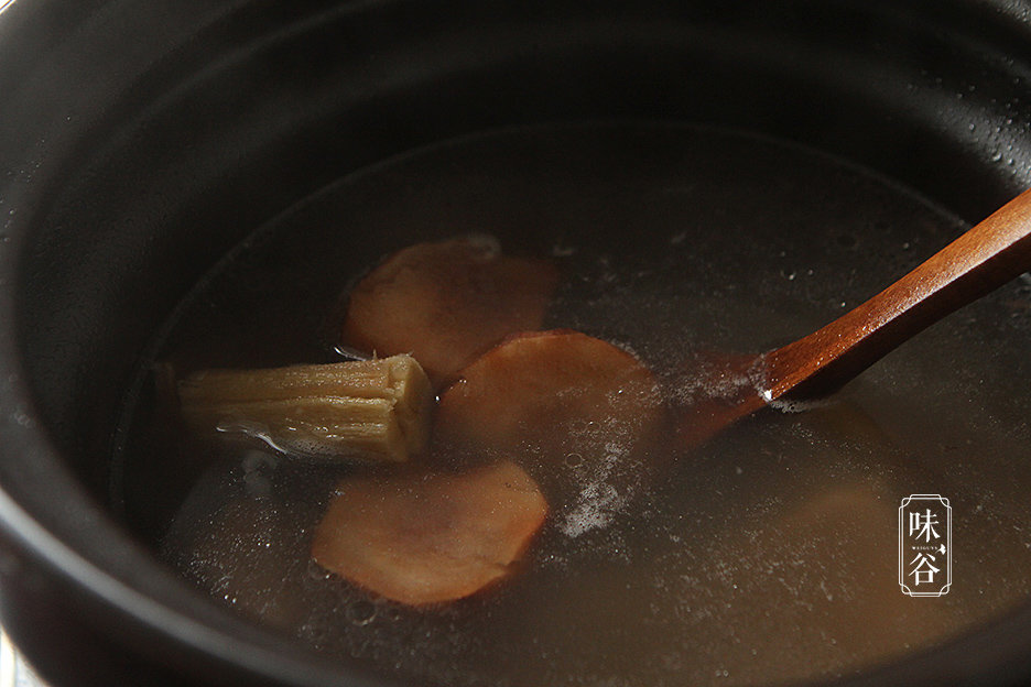 南方湿气重，用这些树根煲汤祛湿，赶走体内湿气！8
