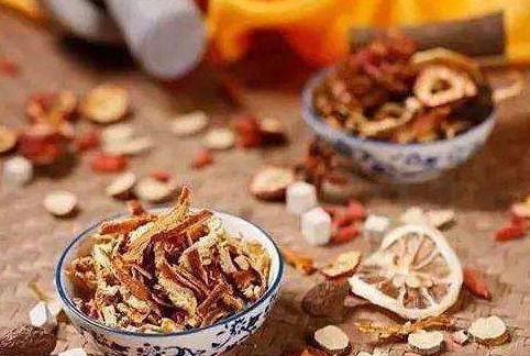 惊蛰节气前后气温波动大，健胃驱寒少生病 ，吃一种蔬菜、喝一种茶3