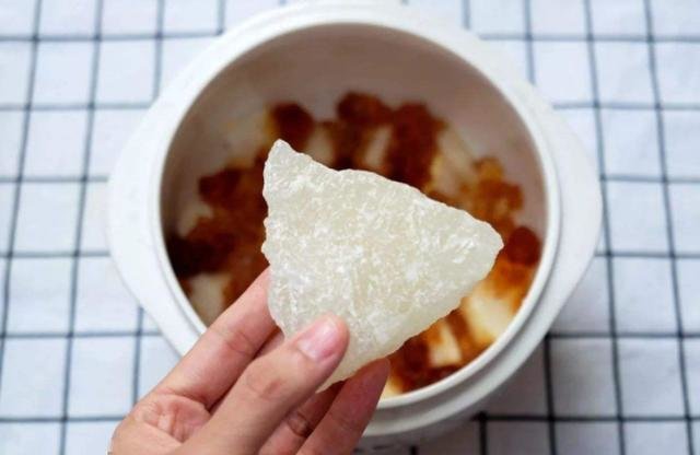 营养师：吃黄冰糖和白冰糖补血，其实两种都没用 3