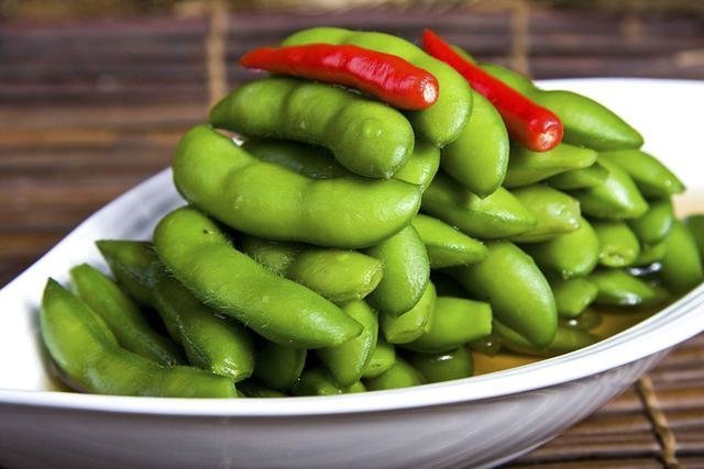 小暑时节遇到这菜抓紧吃【凉拌五香毛豆】，做一盘实在是香 ，还解腻开胃2