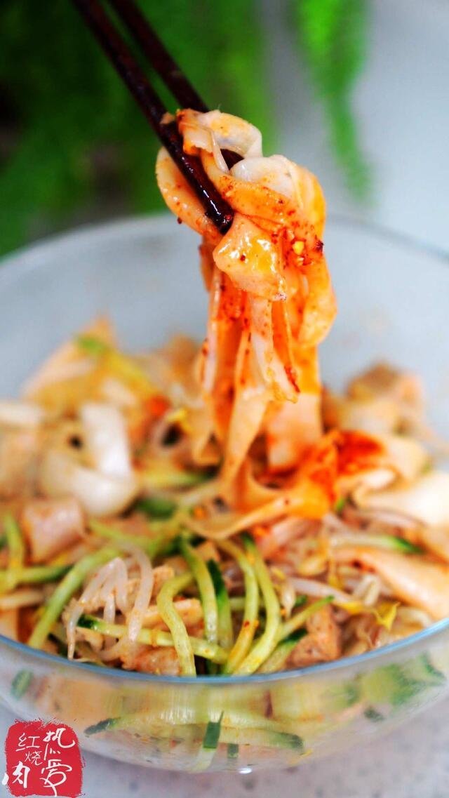 【推荐】不用洗面不用蒸的夏天最爱吃的拌凉皮做法2