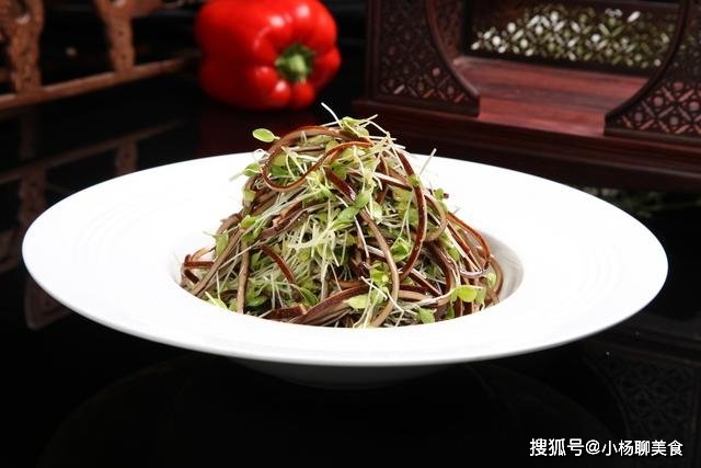 春天的一道养生菜，健胃理气，补充维生素c，脸上皱纹越来越少 1