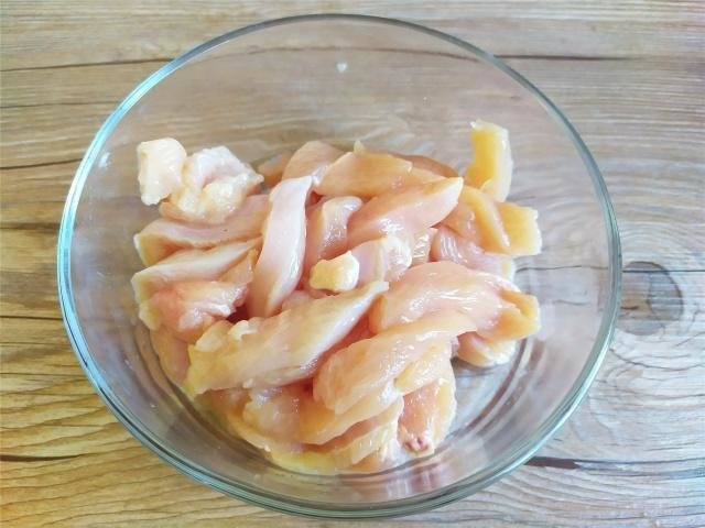 鸡柳怎么炸会外酥里嫩？4