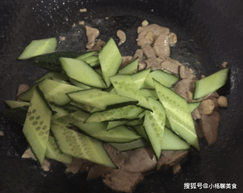 贫血补血吃什么食物最好-要多吃【黄瓜炒猪肝】3