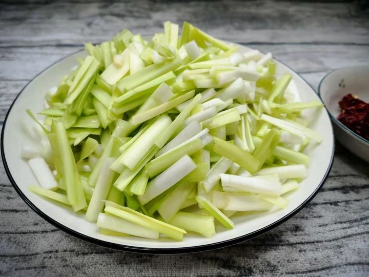 韭黄炒鸡蛋，健胃杀菌，清肠刮油6