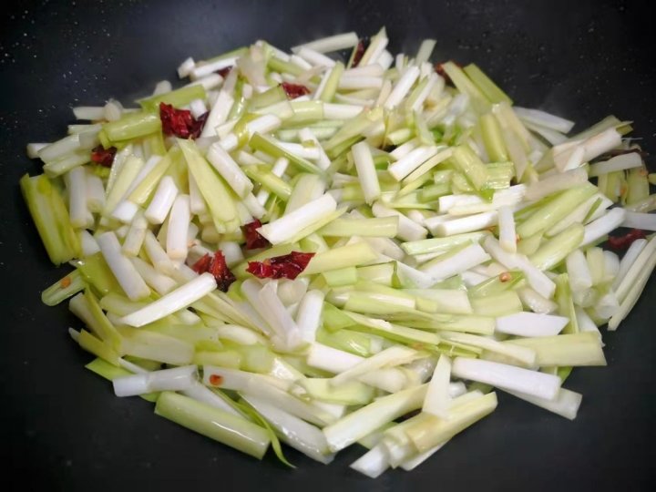 韭黄炒鸡蛋，健胃杀菌，清肠刮油9