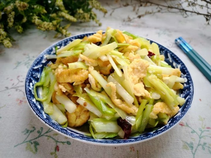 韭黄炒鸡蛋，健胃杀菌，清肠刮油11