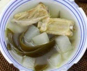 白萝卜的功效与作用：暖胃健脾，助消化，排出毒素2