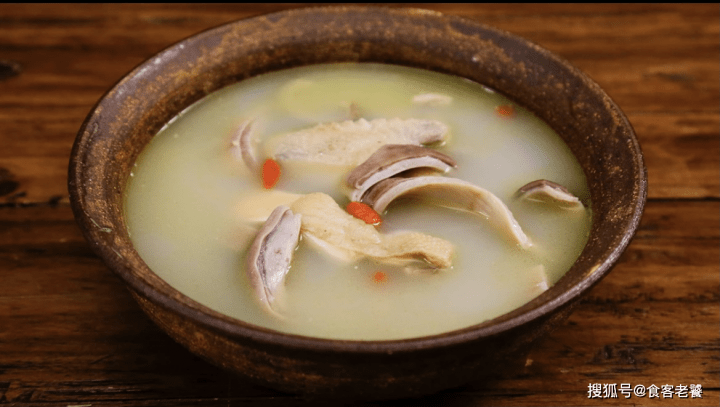 立冬已至吃补气又补脑的【猪肚鸡】1