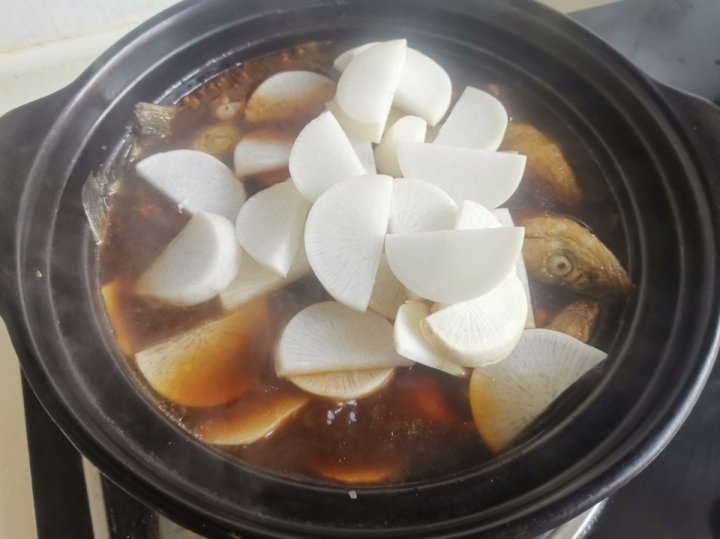 健脾益胃：白萝卜炖海鲈鱼6