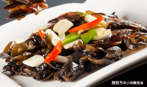 山药和黑木耳搭配，清脆爽口，养胃降三高！1