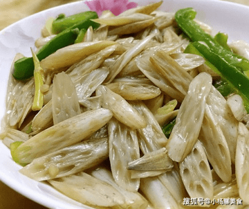 比阿胶养人的【藕带炒青椒】做法，吃出好气色，淡斑美白2