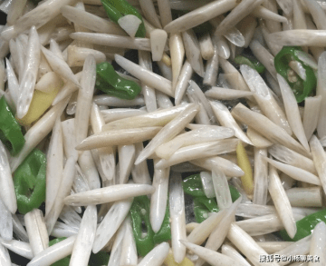 比阿胶养人的【藕带炒青椒】做法，吃出好气色，淡斑美白3