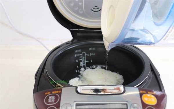 剩饭别炒着吃，冬天的早上喝一碗热粥，精神抖擞7